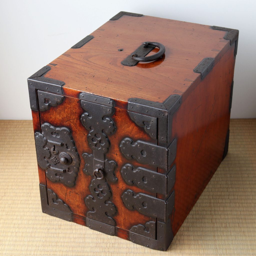 船箪笥Ship chest